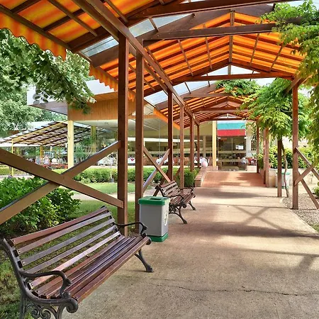 Les Magnolias Szálloda Primorszko